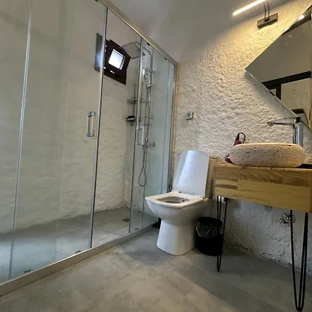 Luvenza Alacati Otel *