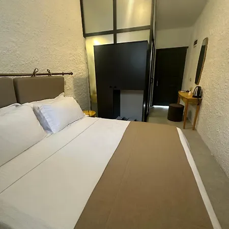 Luvenza Alacati Hotel *