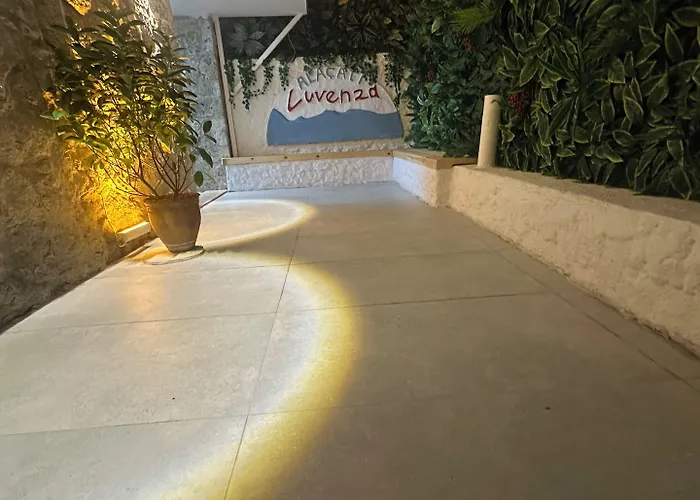 Luvenza Alacati Hotell *